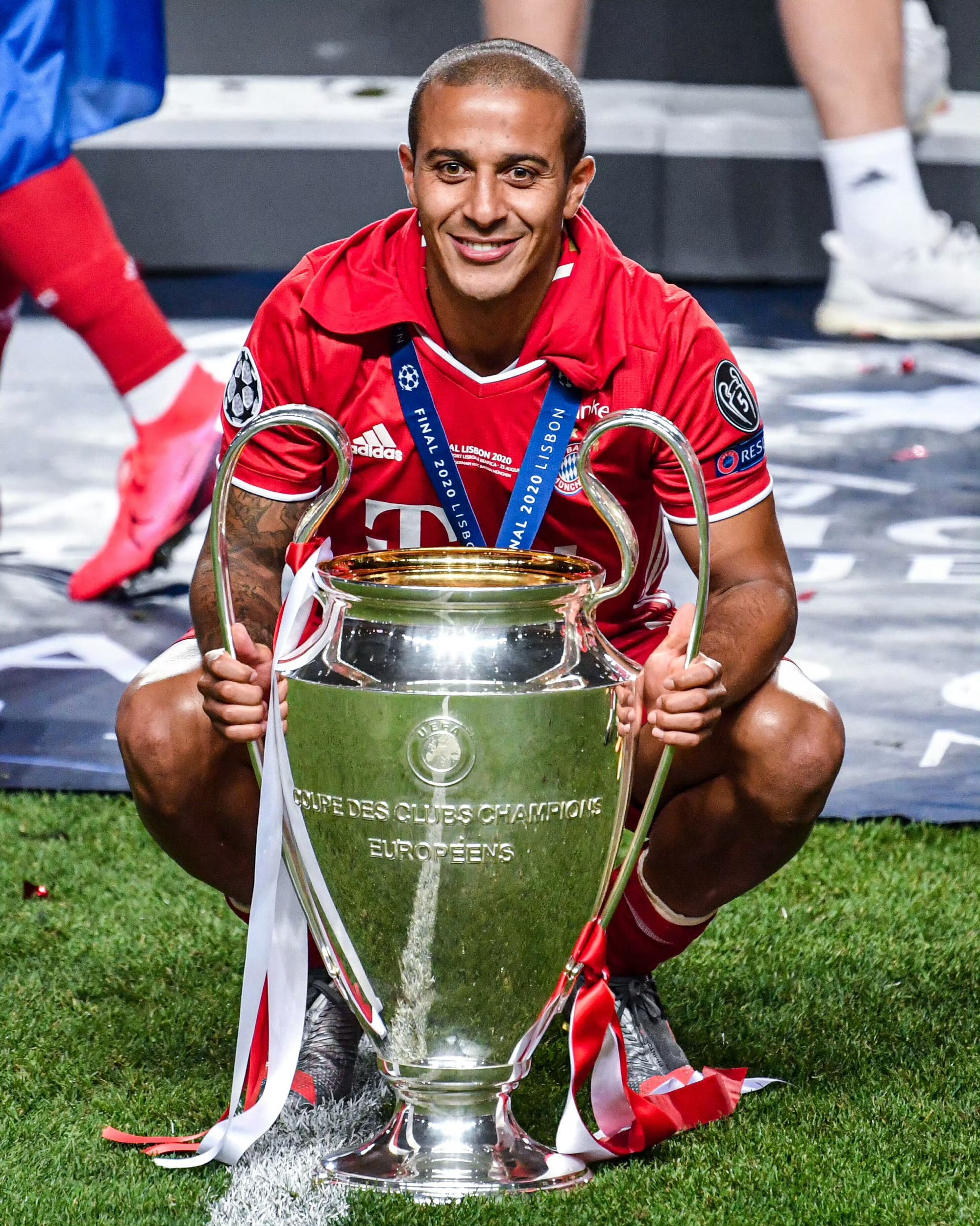 关于赛地聚焦——欧超杯国际比赛日热度飙升，利物浦手感冰凉，底气十足，临场指挥获称赞的信息-开云网址