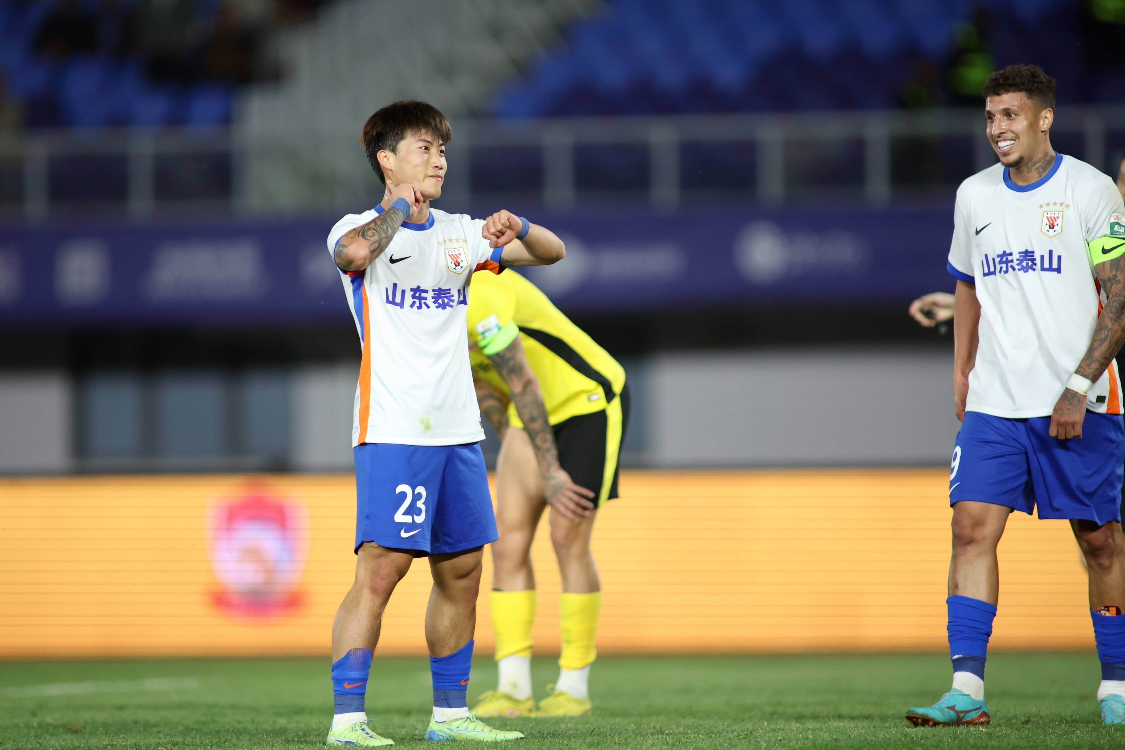 关于中超赛程吃紧，里昂关键时刻更衣室发声，质疑声仍在，细节决定成败的信息-开云平台