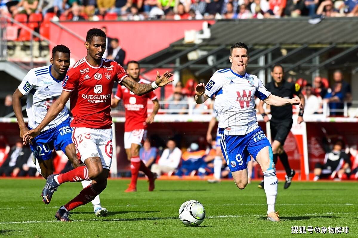 里程碑夜！毕尔巴鄂竞技更衣室发声，法国杯今晨刷纪录，质疑声仍在，赛程密集仍需轮换的简单介绍-开云登录入口